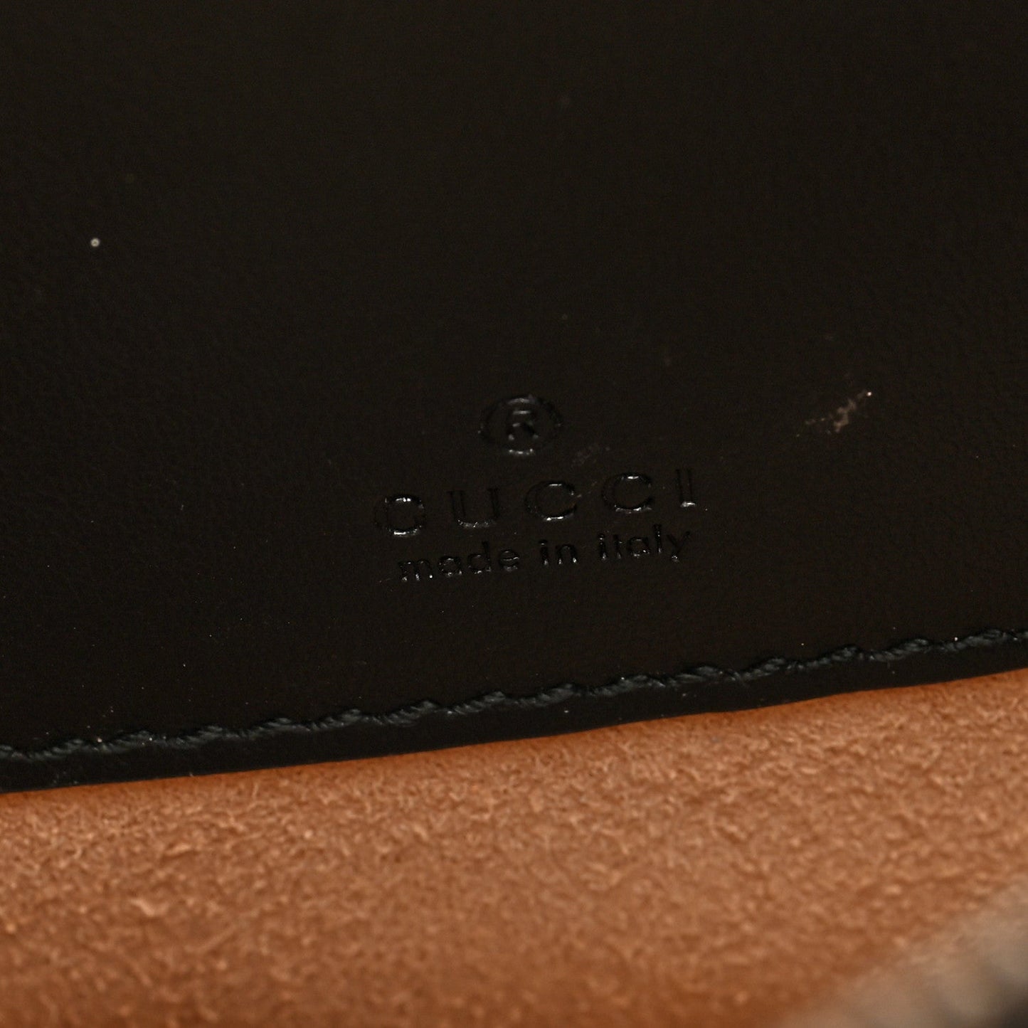 Calfskin Matelasse GG Marmont Round Wrist Wallet Black