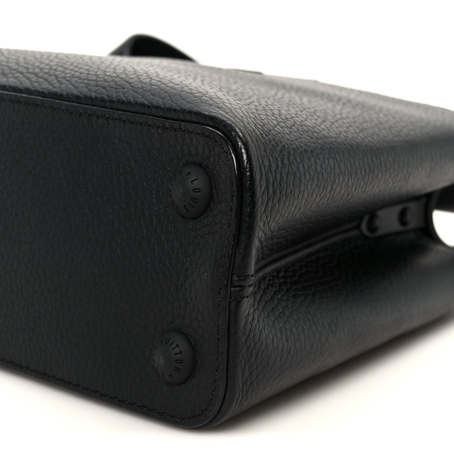 Taurillon Capucines BB Matte Black