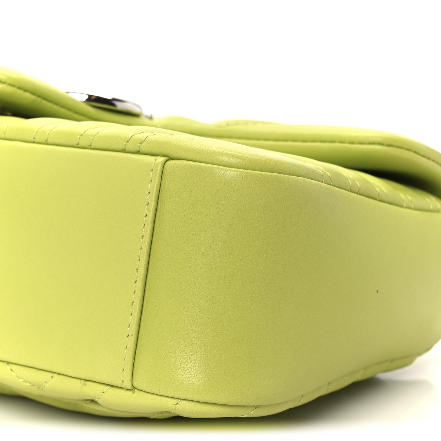 Calfskin Matelasse Medium GG Marmont Shoulder Bag Bright Green