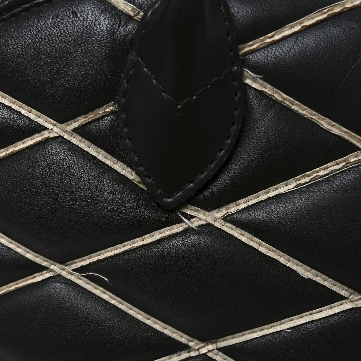 Lambskin Malletage Alma PM Black