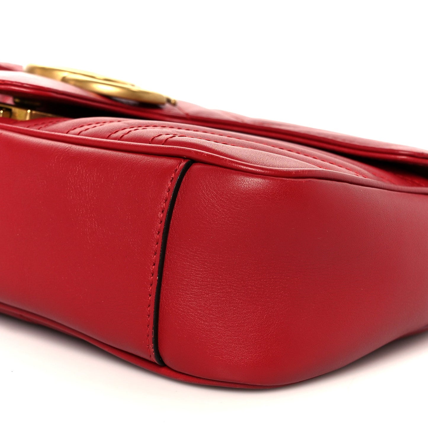 Calfskin Matelasse Small GG Marmont Shoulder Bag Hibiscus Red