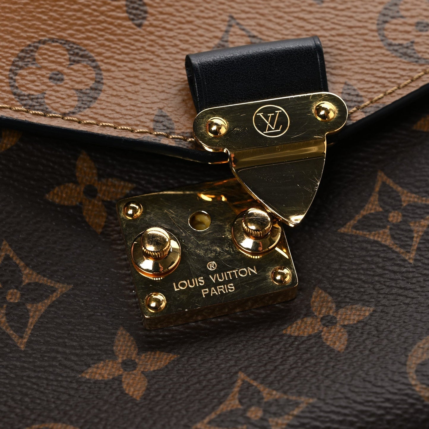 Reverse Monogram Pochette Metis