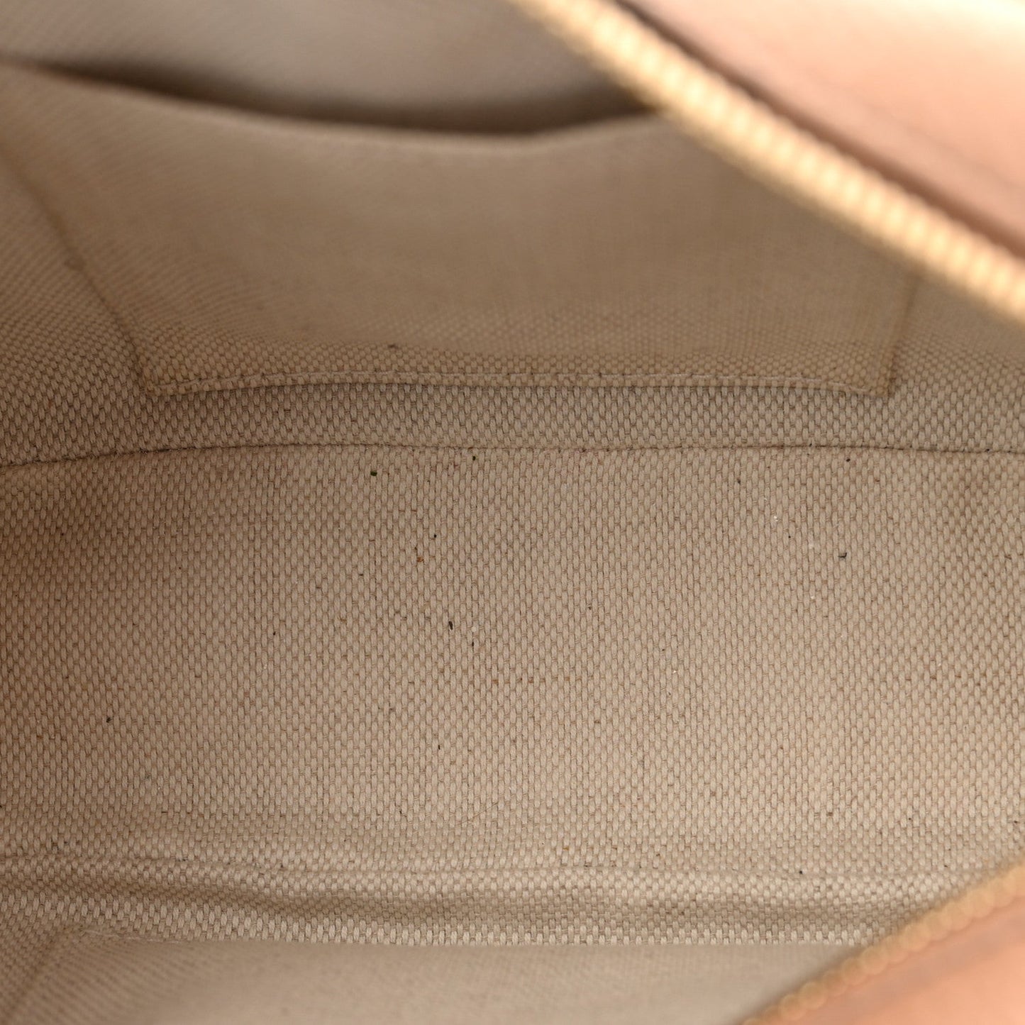 Pebbled Calfskin Small Soho Disco Bag Camelia