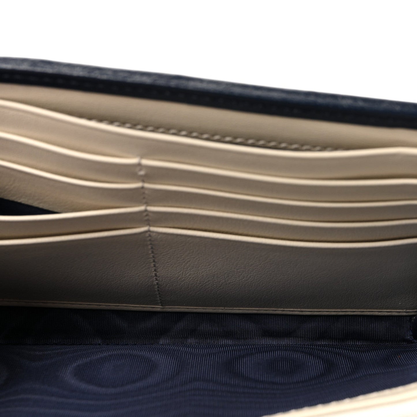 Vintage Effect Calfskin Matelasse Diagonal Torchon GG Marmont Chain Wallet Mystic White Blue Agata