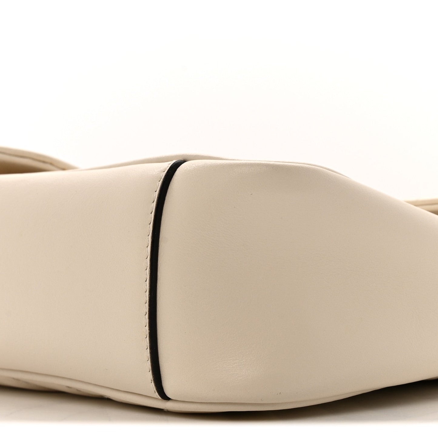 Calfskin Matelasse Small GG Marmont Shoulder Bag White