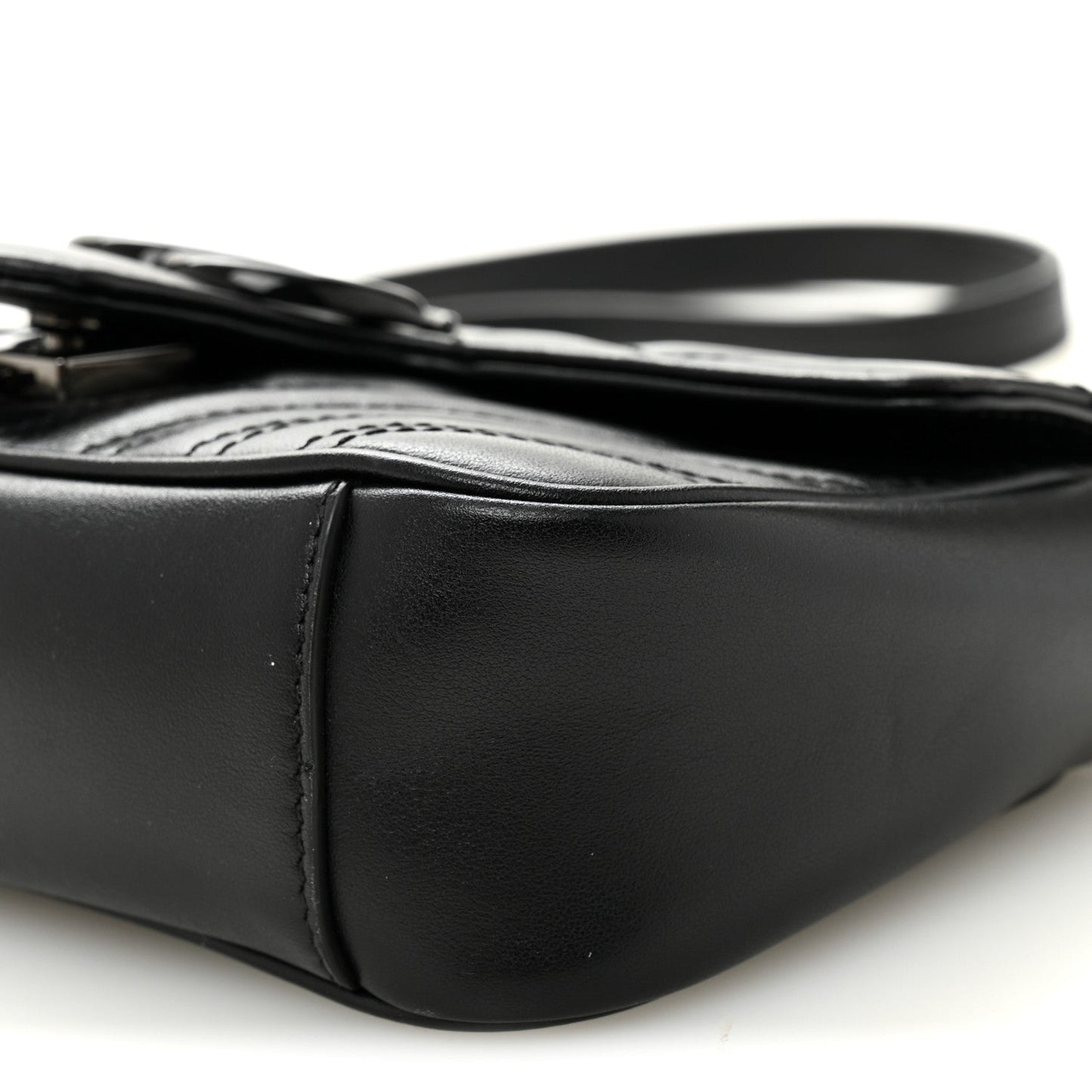 Calfskin Matelasse Monochrome Mini GG Marmont Shoulder Bag Black