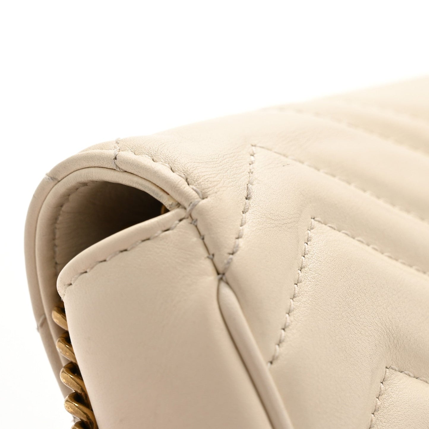 Calfskin Matelasse Super Mini GG Marmont Shoulder Bag White