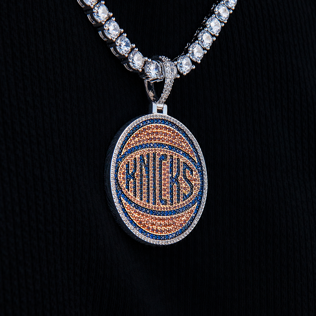 New York Knicks Official NBA Team Secondary Logo Pendant in White Gold