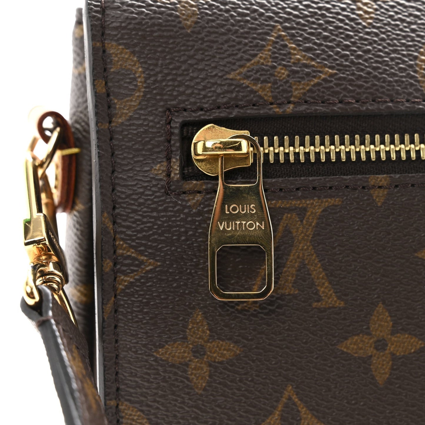 Monogram Pochette Metis