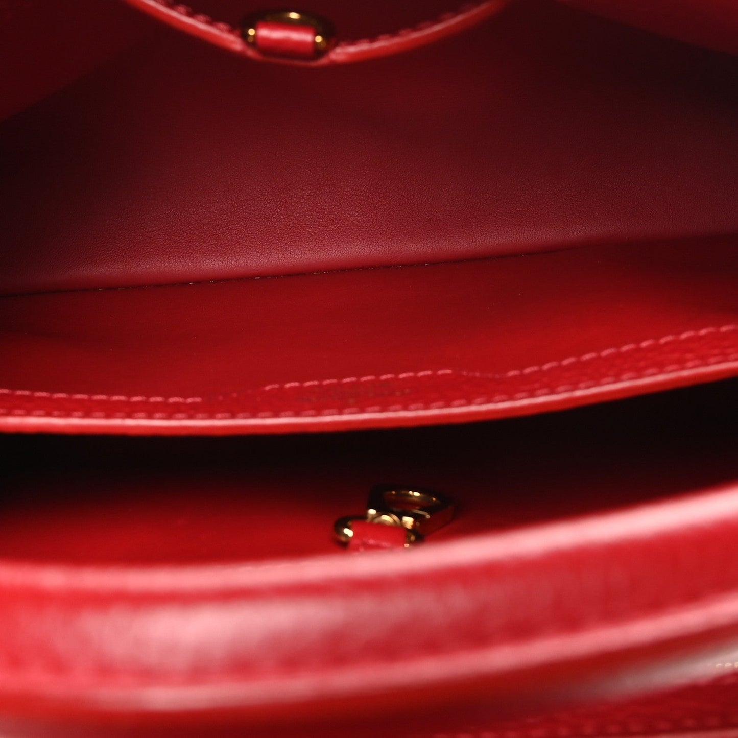 Taurillon Capucines BB Scarlet Red