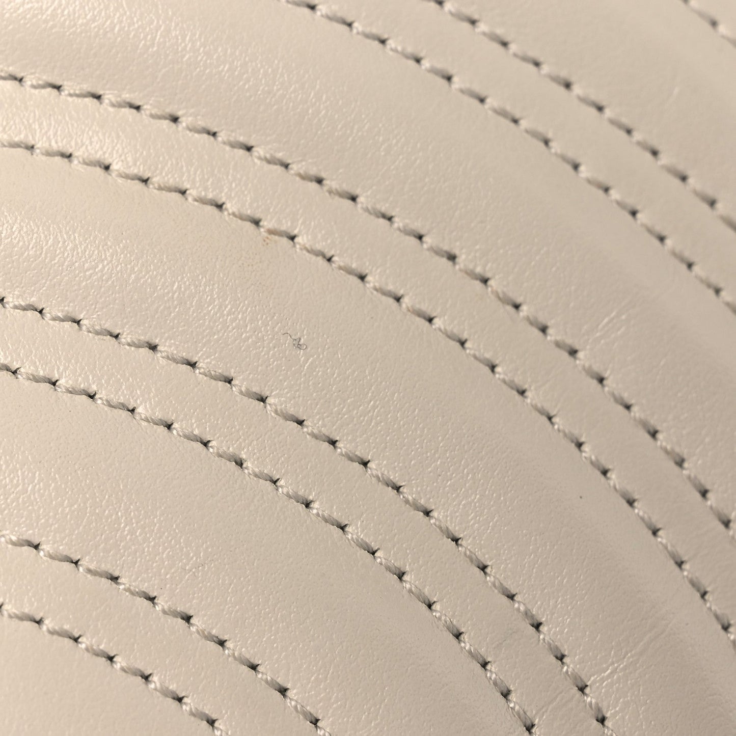 Calfskin Matelasse Small GG Marmont Shoulder Bag White
