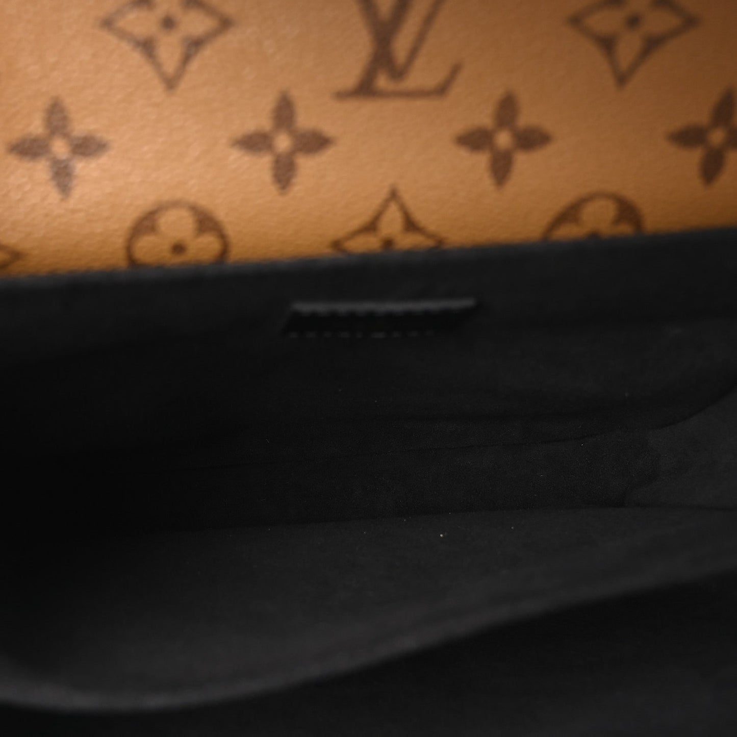 Reverse Monogram Pochette Metis