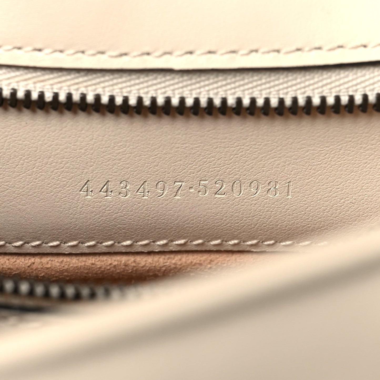 Calfskin Matelasse Small GG Marmont Shoulder Bag White