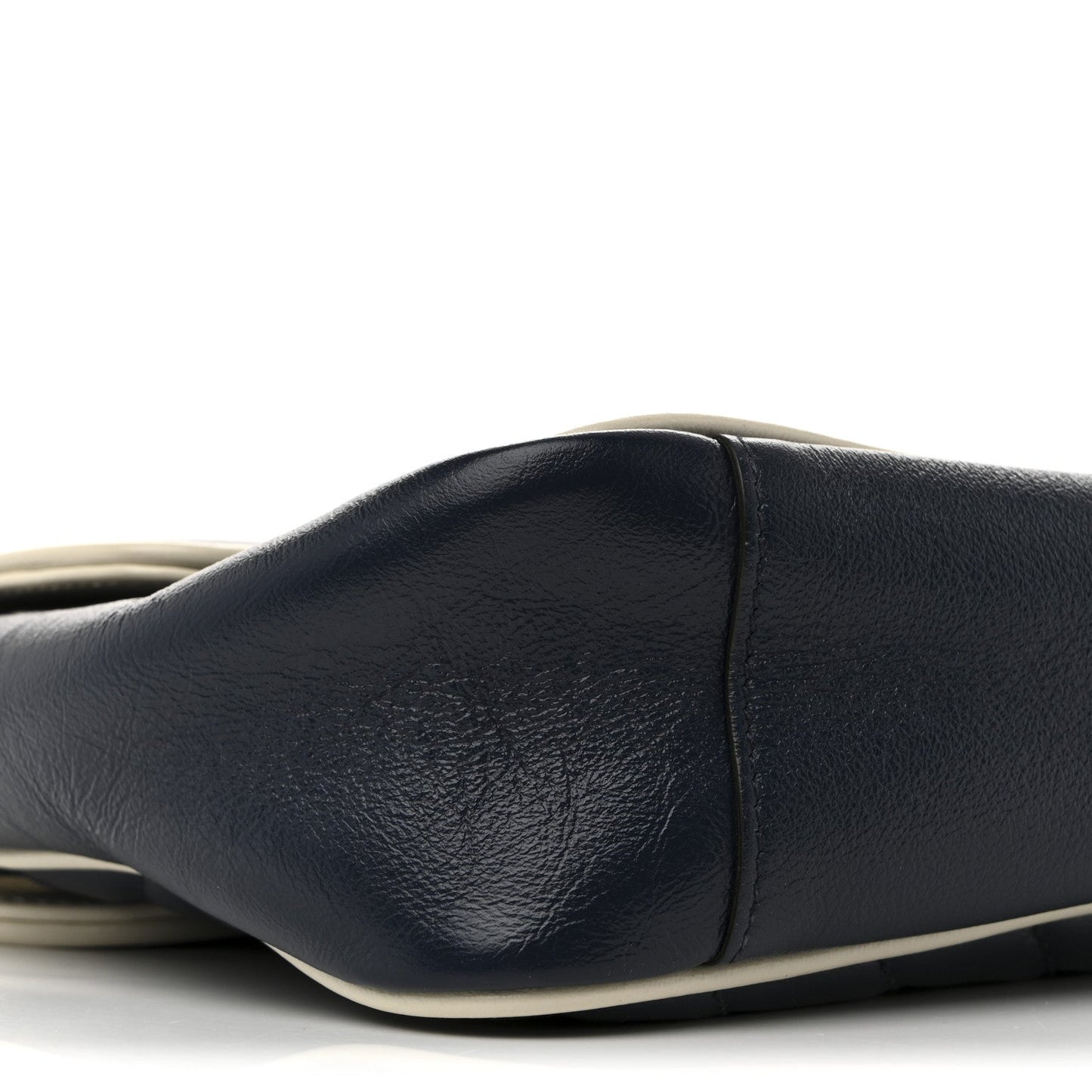 Vintage Effect Calfskin Matelasse Diagonal Small Torchon GG Marmont Shoulder Bag Blue Agata Mystic White