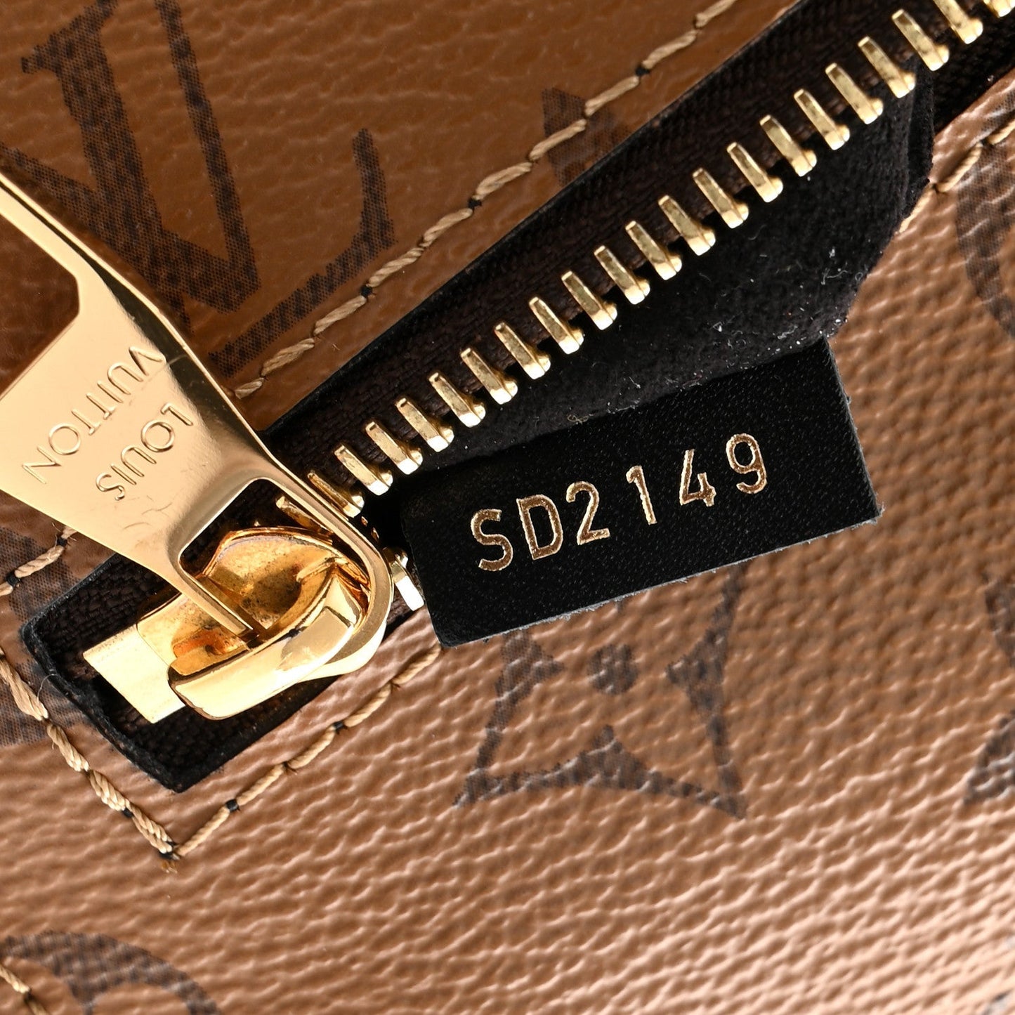 Reverse Monogram Pochette Metis
