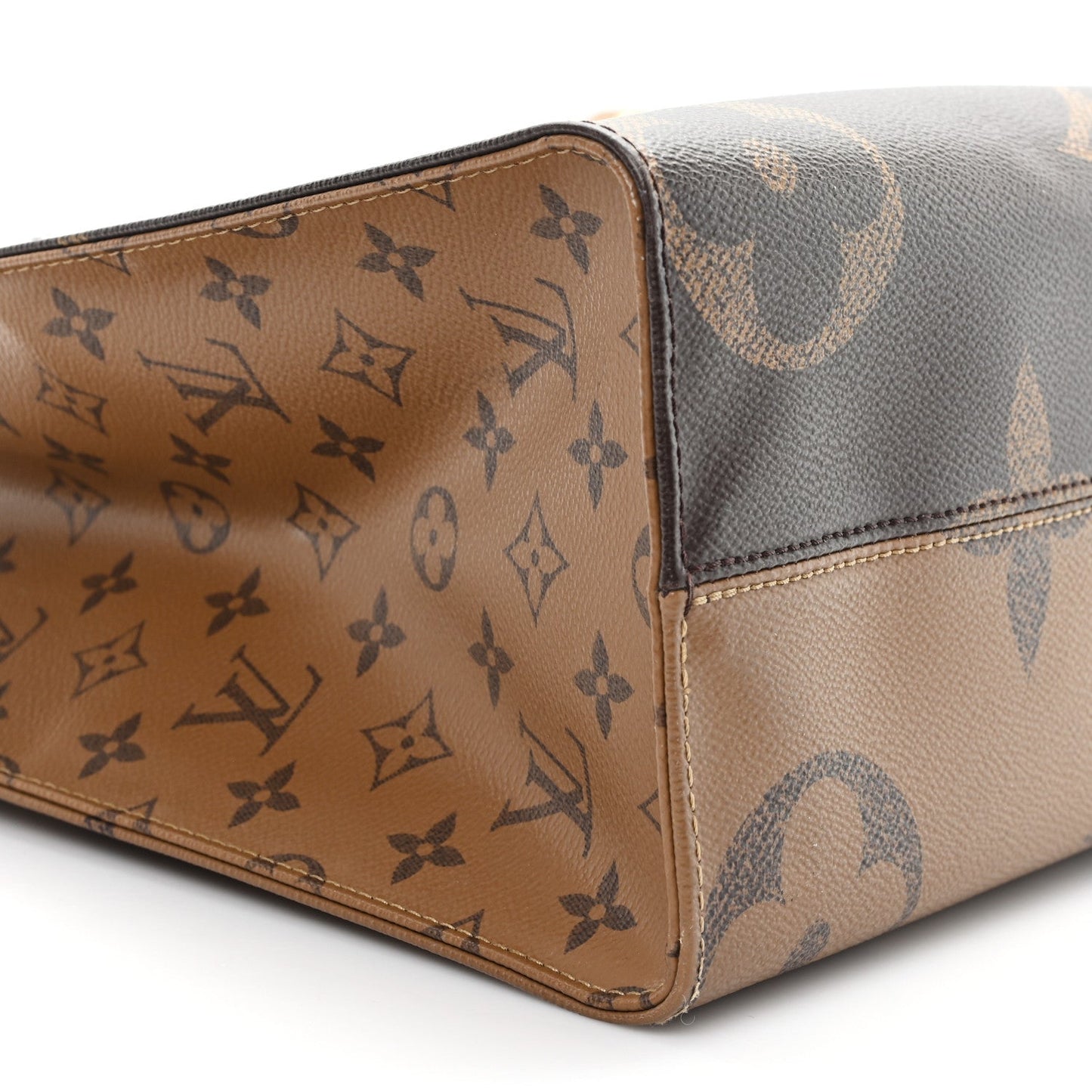 Reverse Monogram Giant Onthego MM