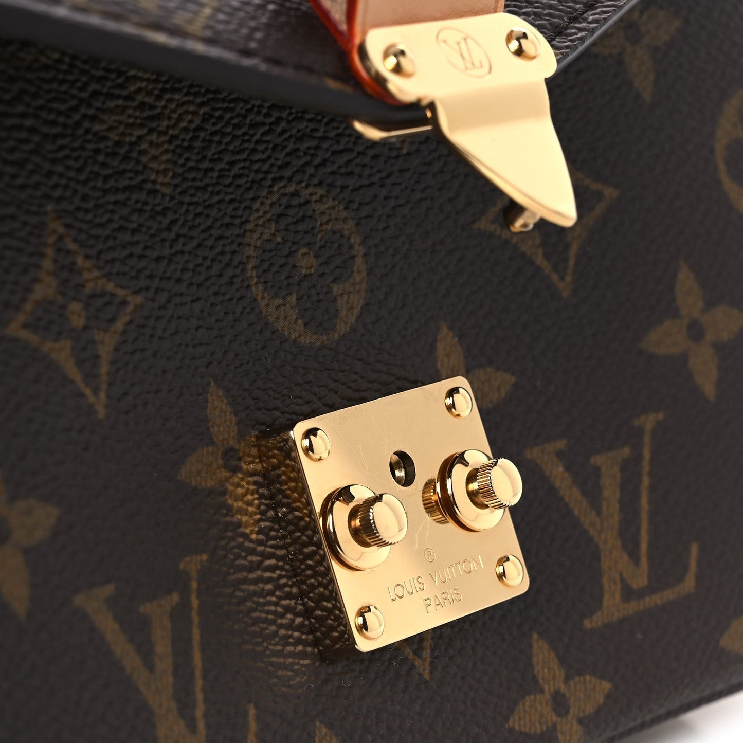 Monogram Pochette Metis East West