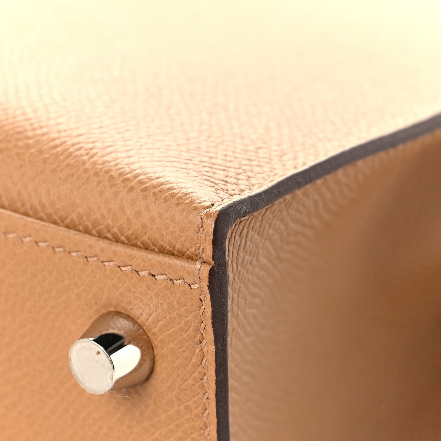 Epsom Kelly Sellier 25 Biscuit