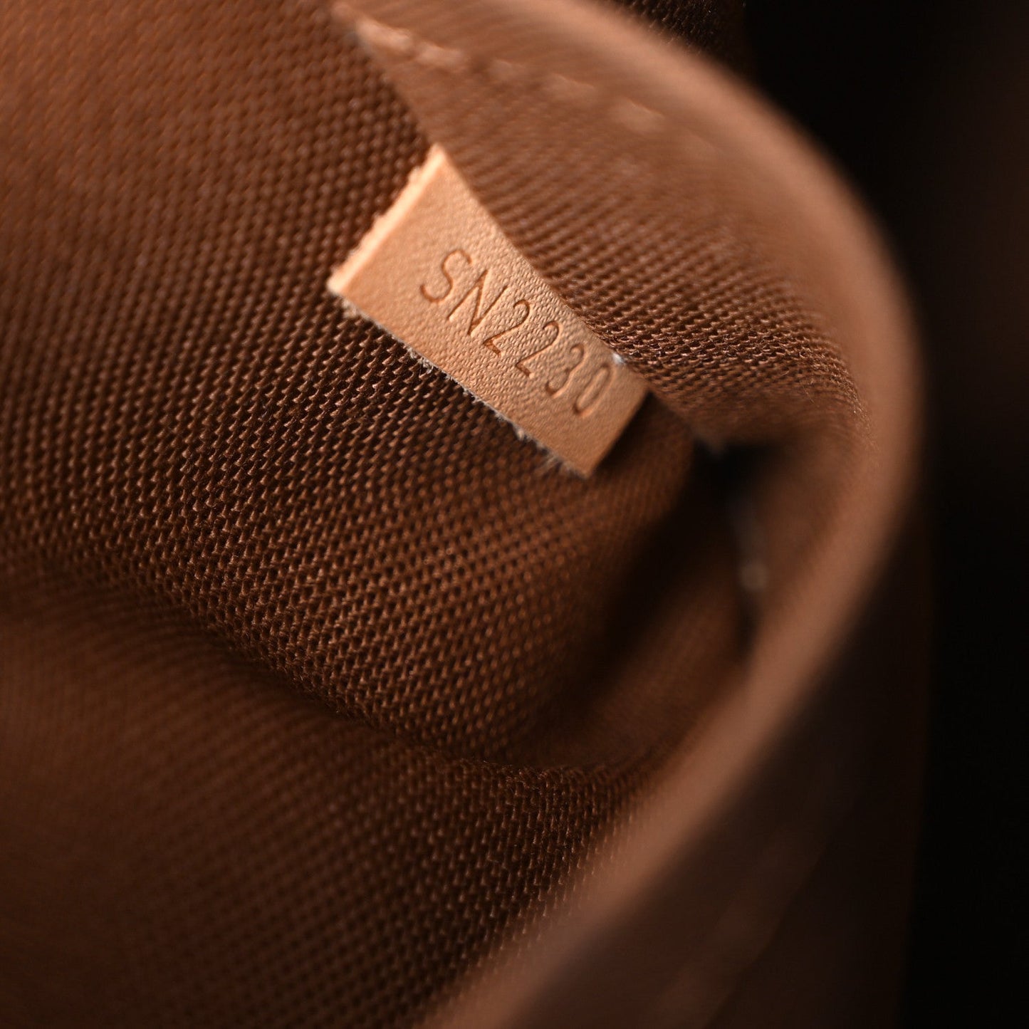 Monogram Alma BB
