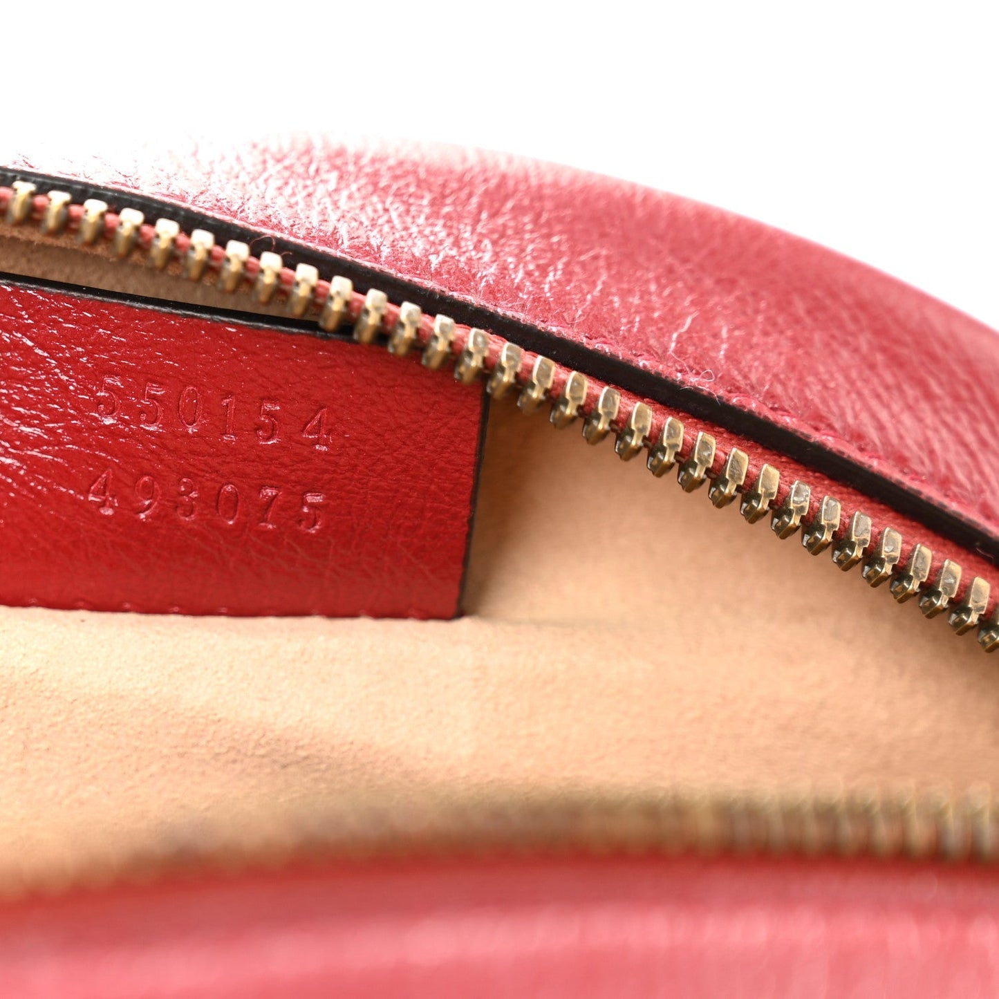 Glazed Calfskin Matelasse Heart Mini GG Marmont Round Shoulder Bag Romantic Cerise