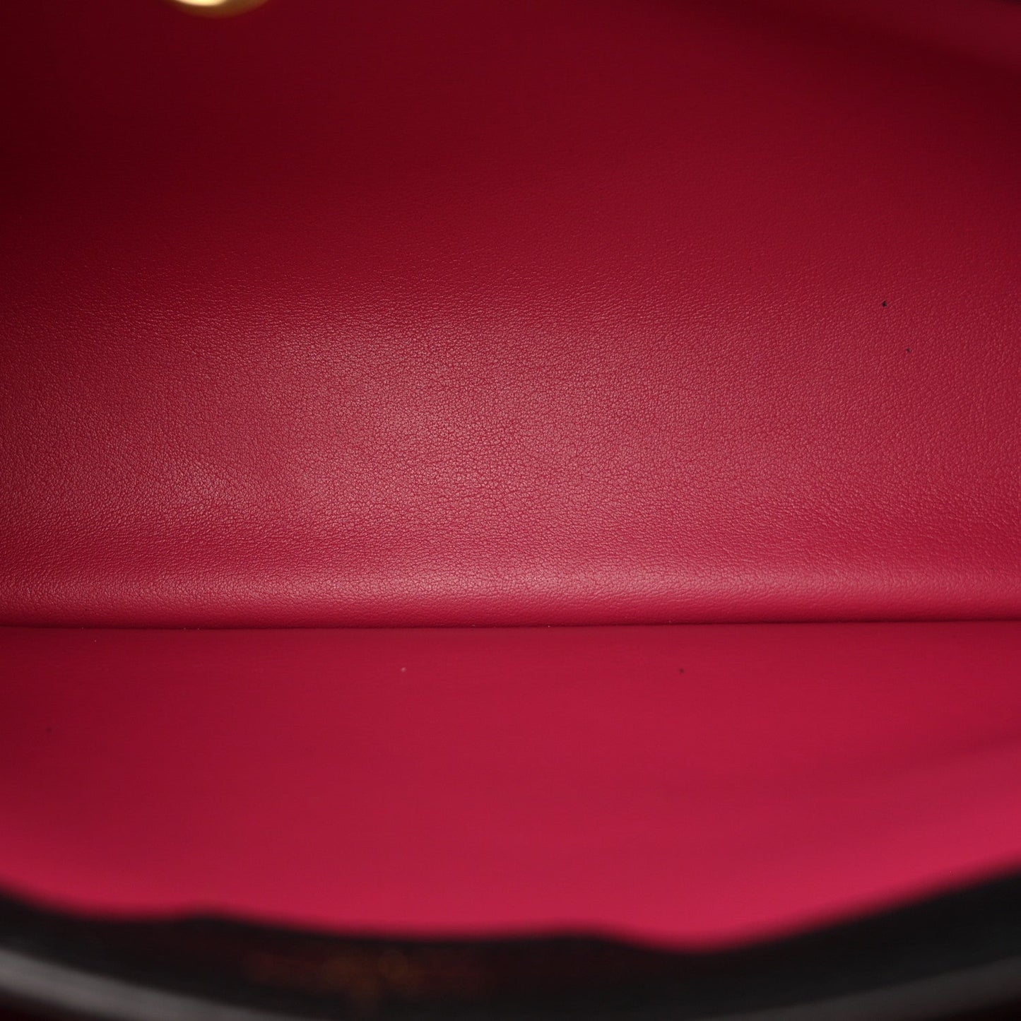 Taurillon Capucines MM Black Fuchsia