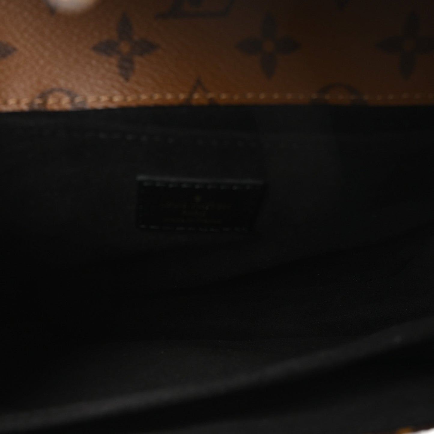 Reverse Monogram Pochette Metis