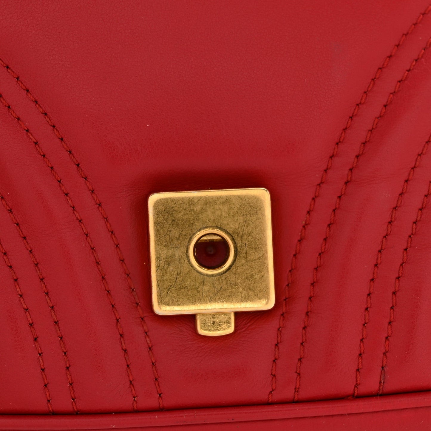 Calfskin Matelasse Small GG Marmont Shoulder Bag Hibiscus Red