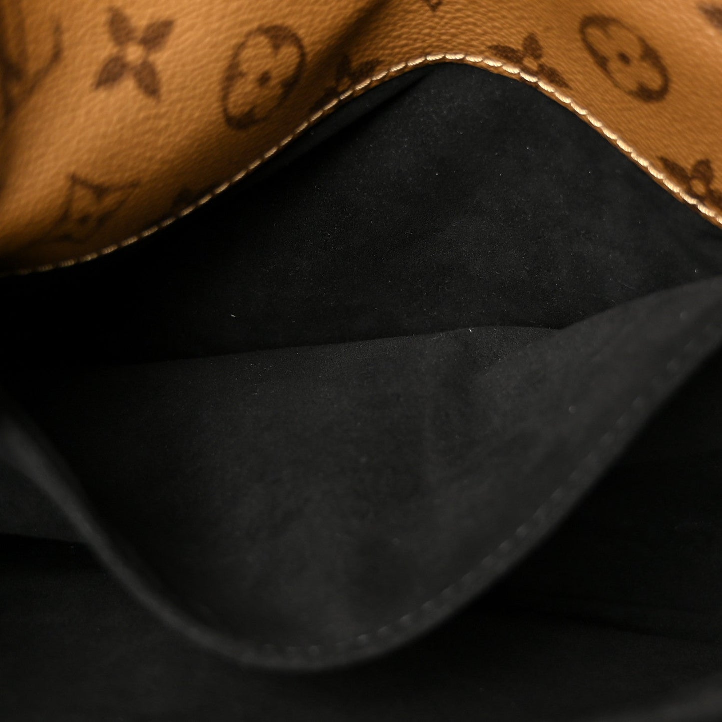 Reverse Monogram Pochette Metis