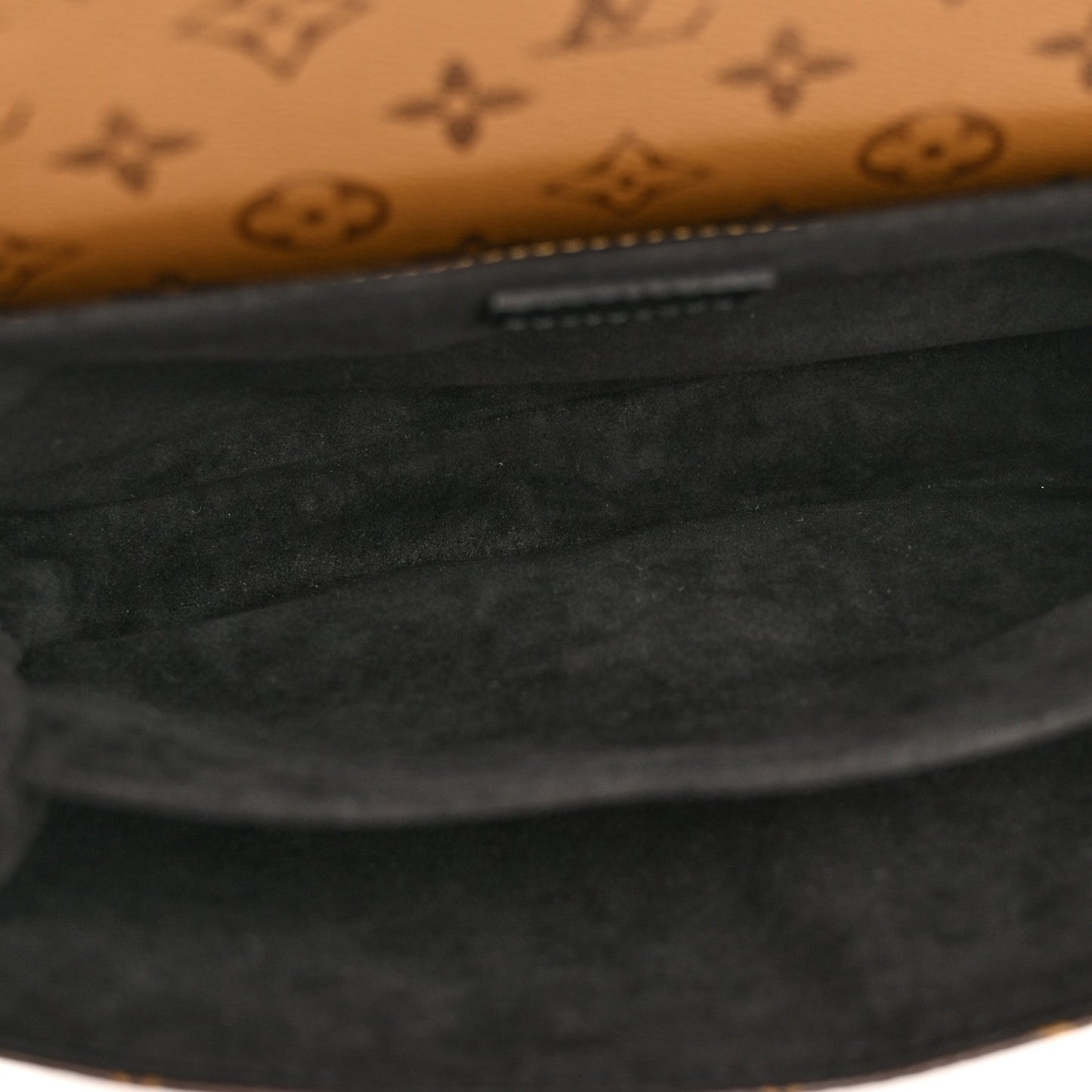 Reverse Monogram Pochette Metis