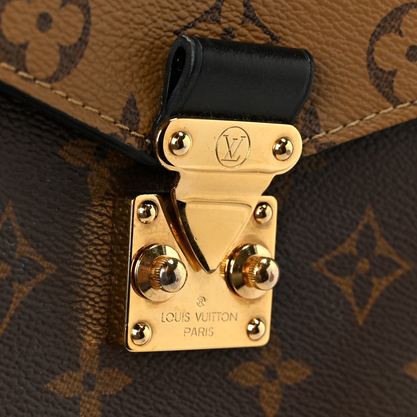 Reverse Monogram Pochette Metis