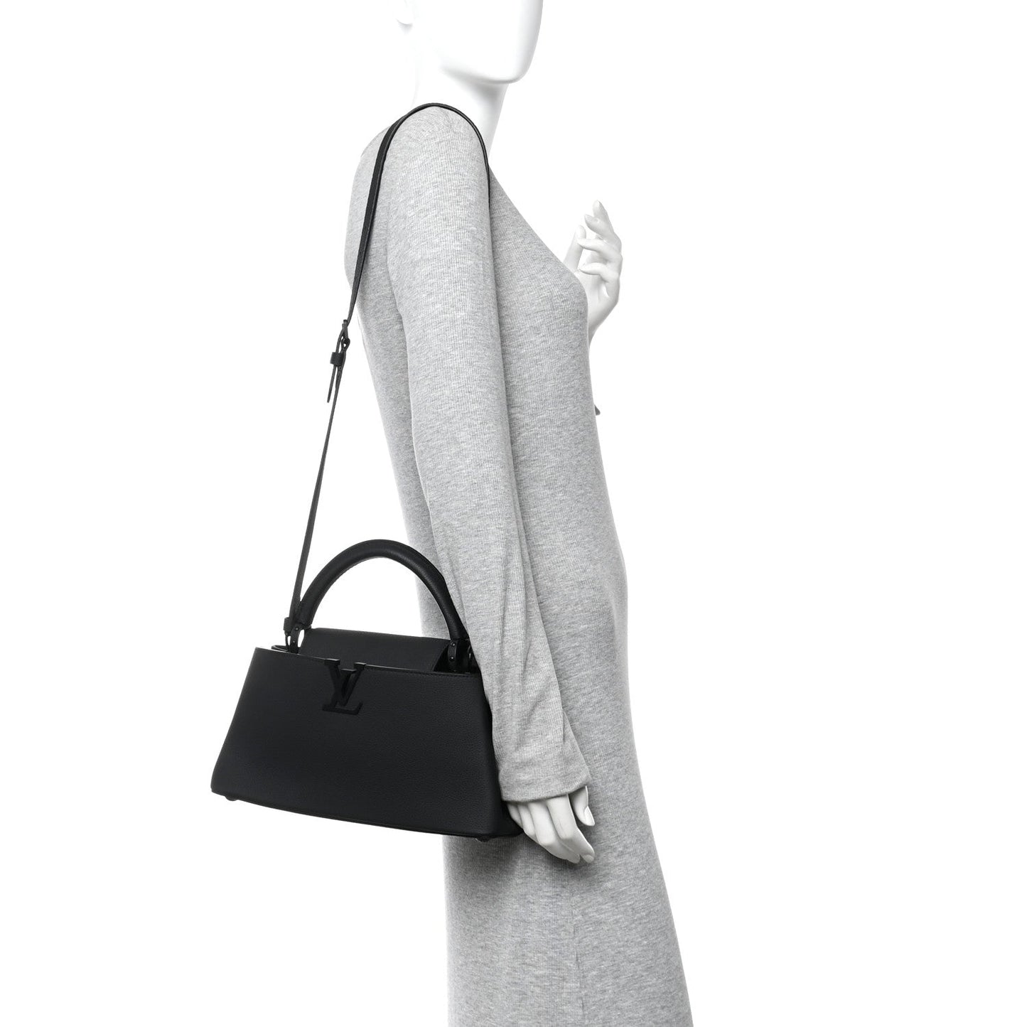 Taurillon Capucines East West MM Matte Black