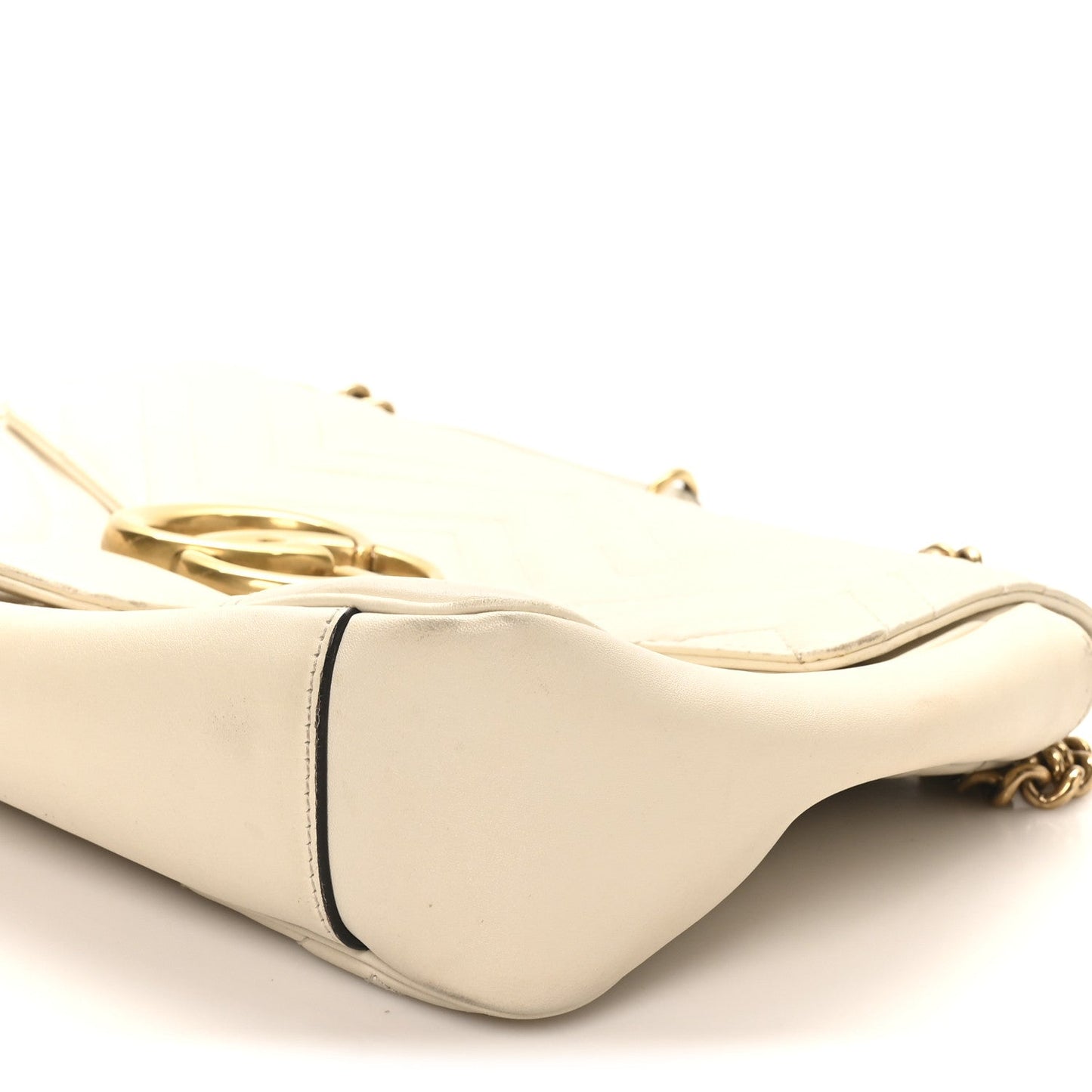 Calfskin Matelasse Medium GG Marmont Shoulder Bag White