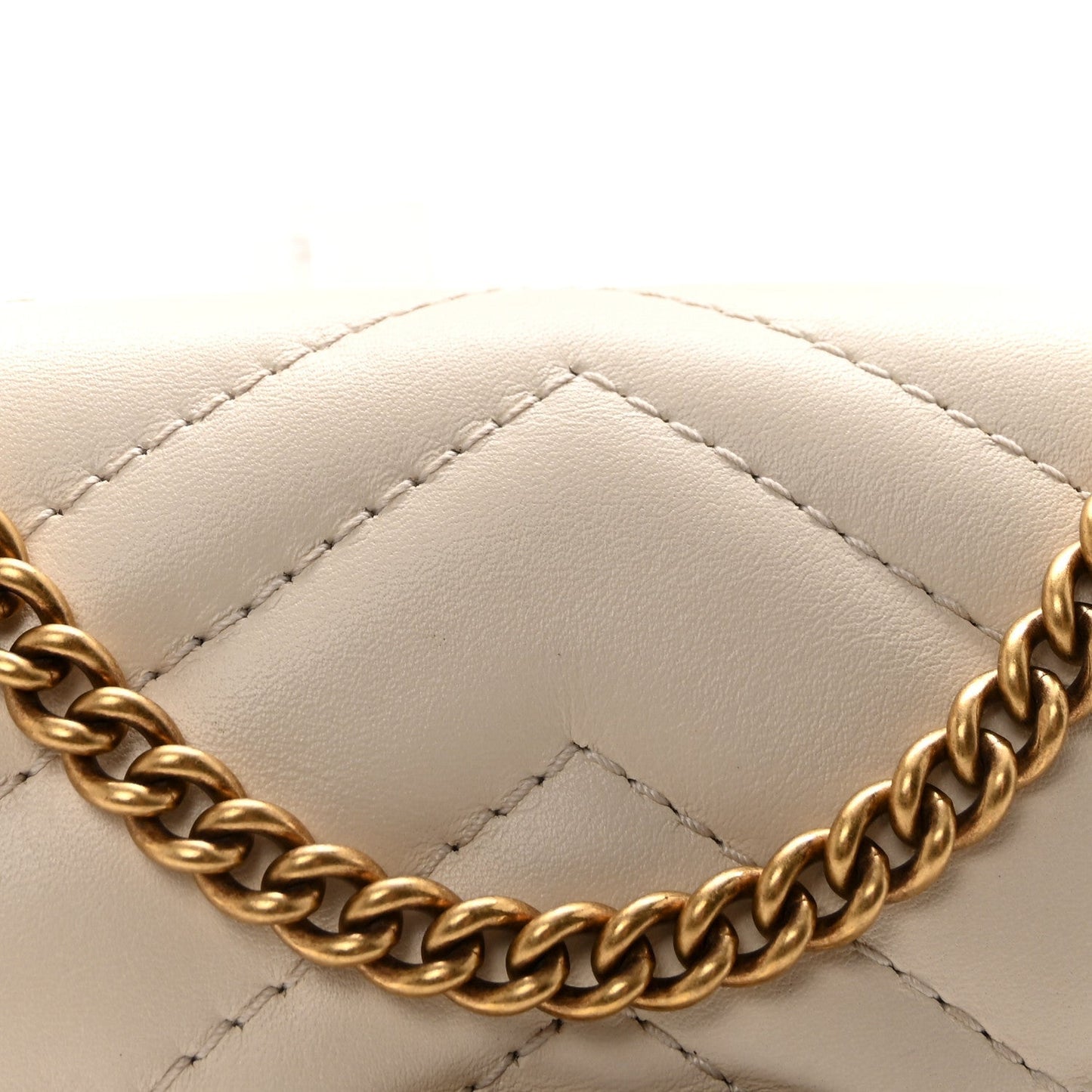 Calfskin Matelasse Super Mini GG Marmont Shoulder Bag White