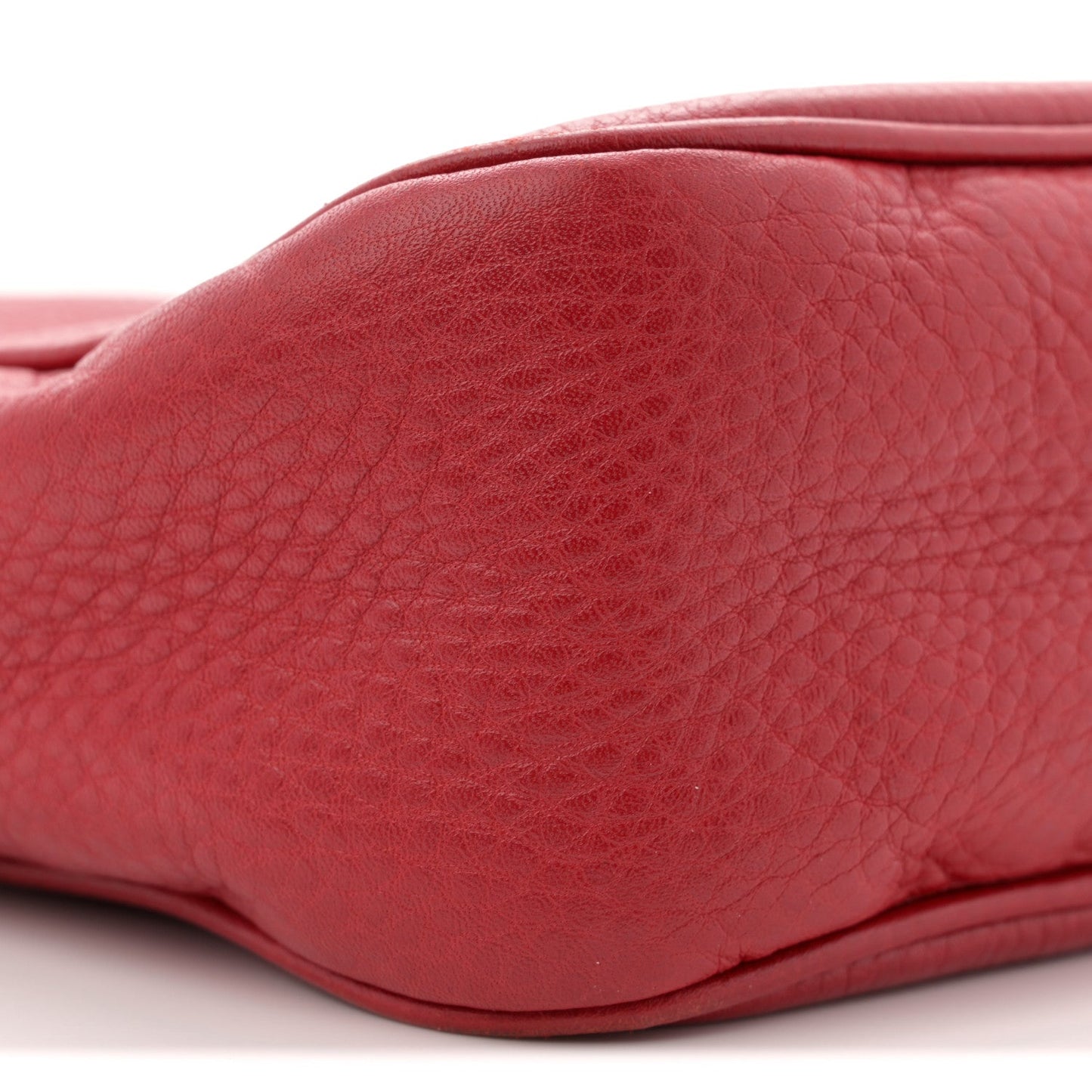 Pebbled Calfskin Small Soho Disco Bag Vibrant Red