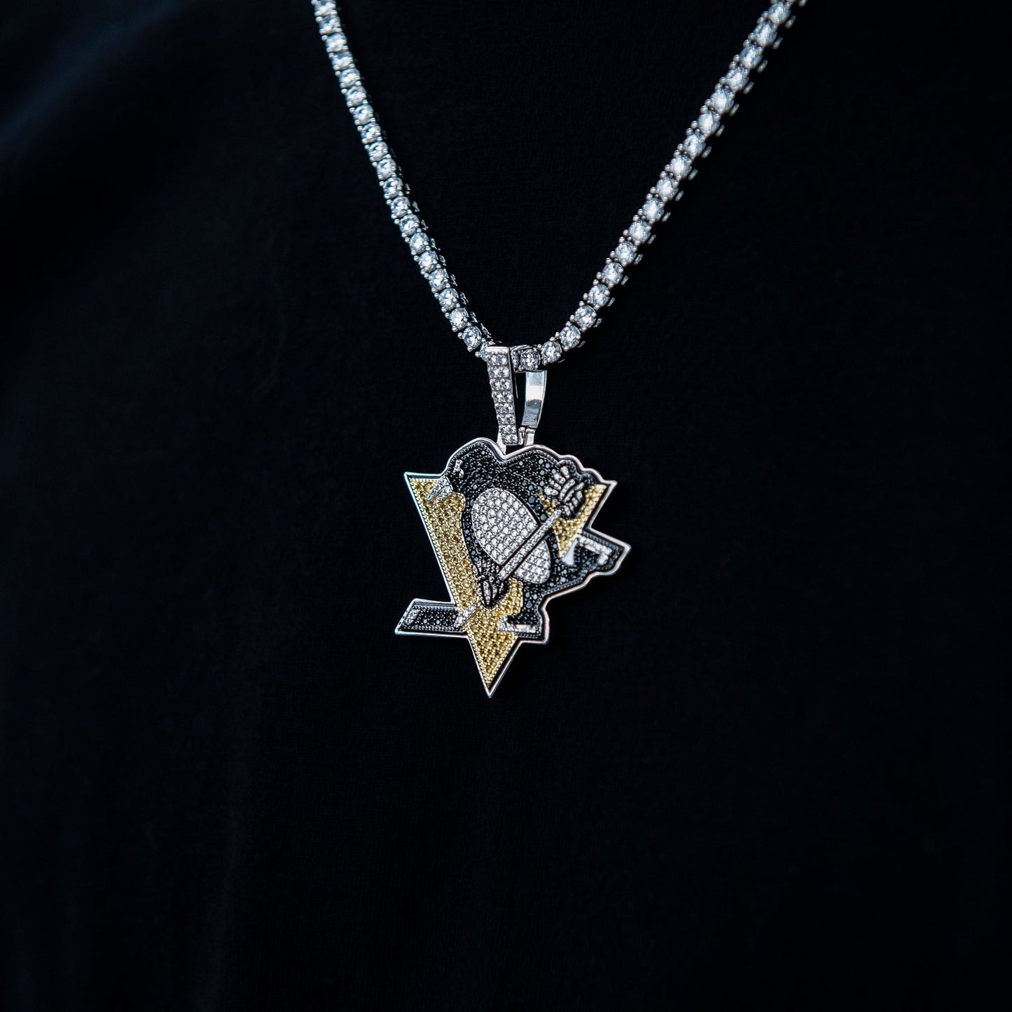 Pittsburgh Penguins Official NHL Logo Pendant in White Gold