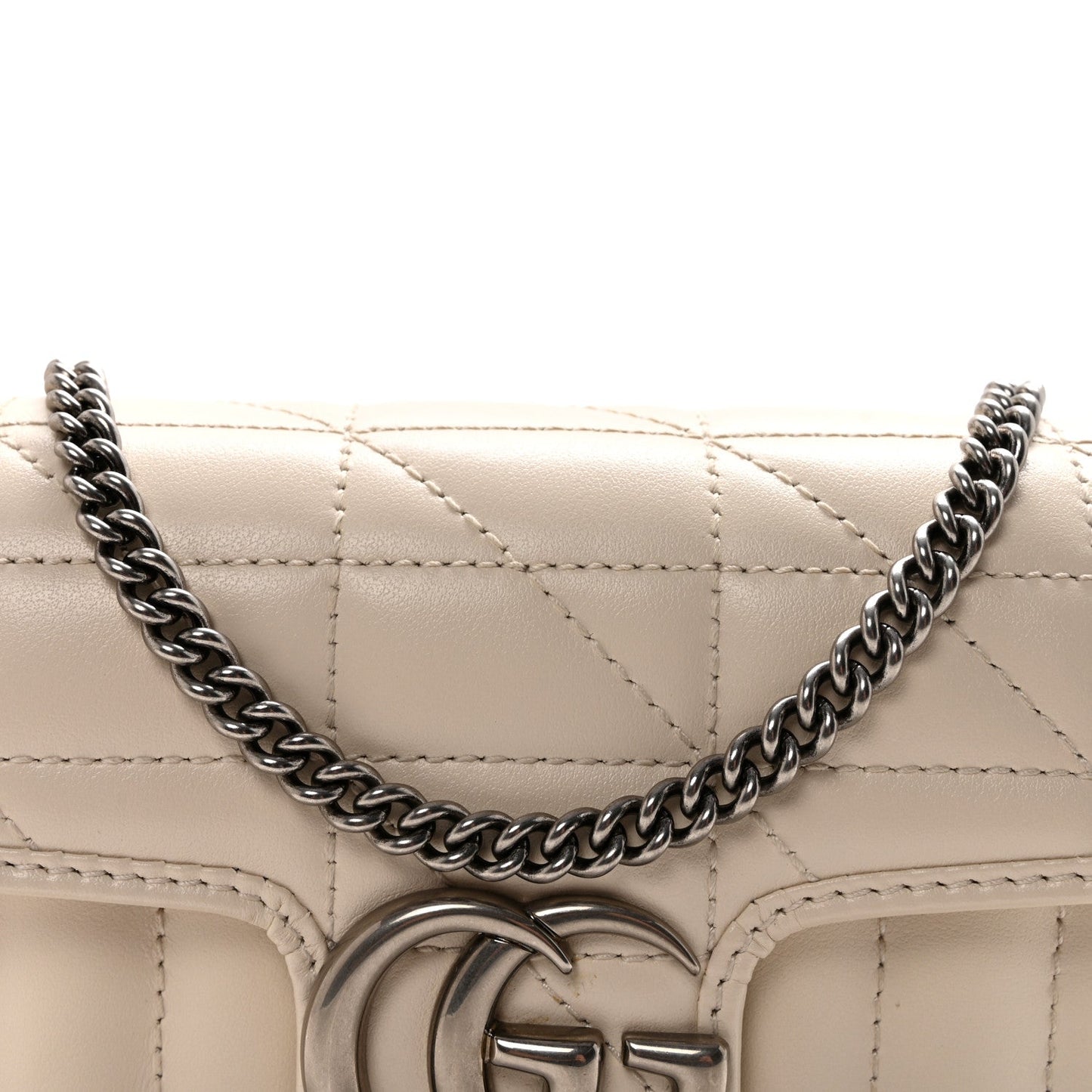 Calfskin Matelasse Aria Super Mini GG Marmont Shoulder Bag Mystic White