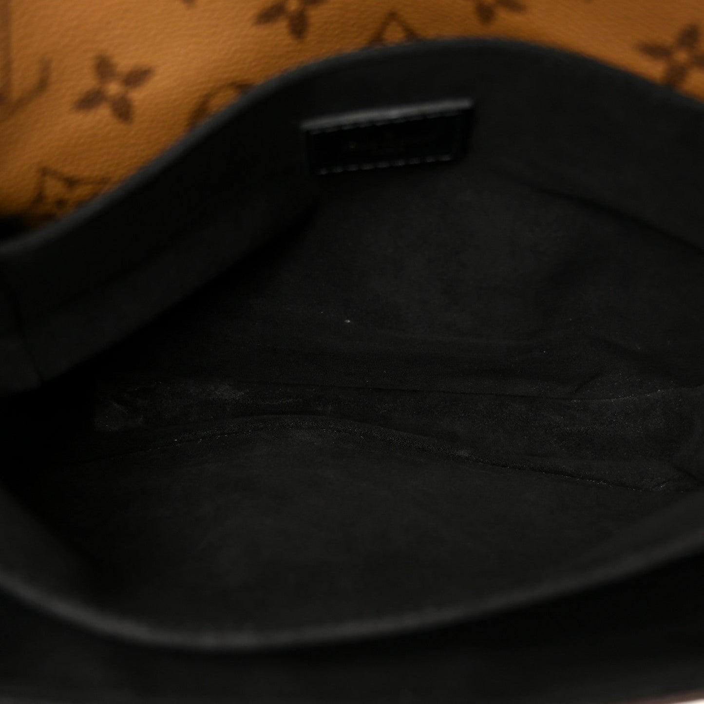 Reverse Monogram Pochette Metis