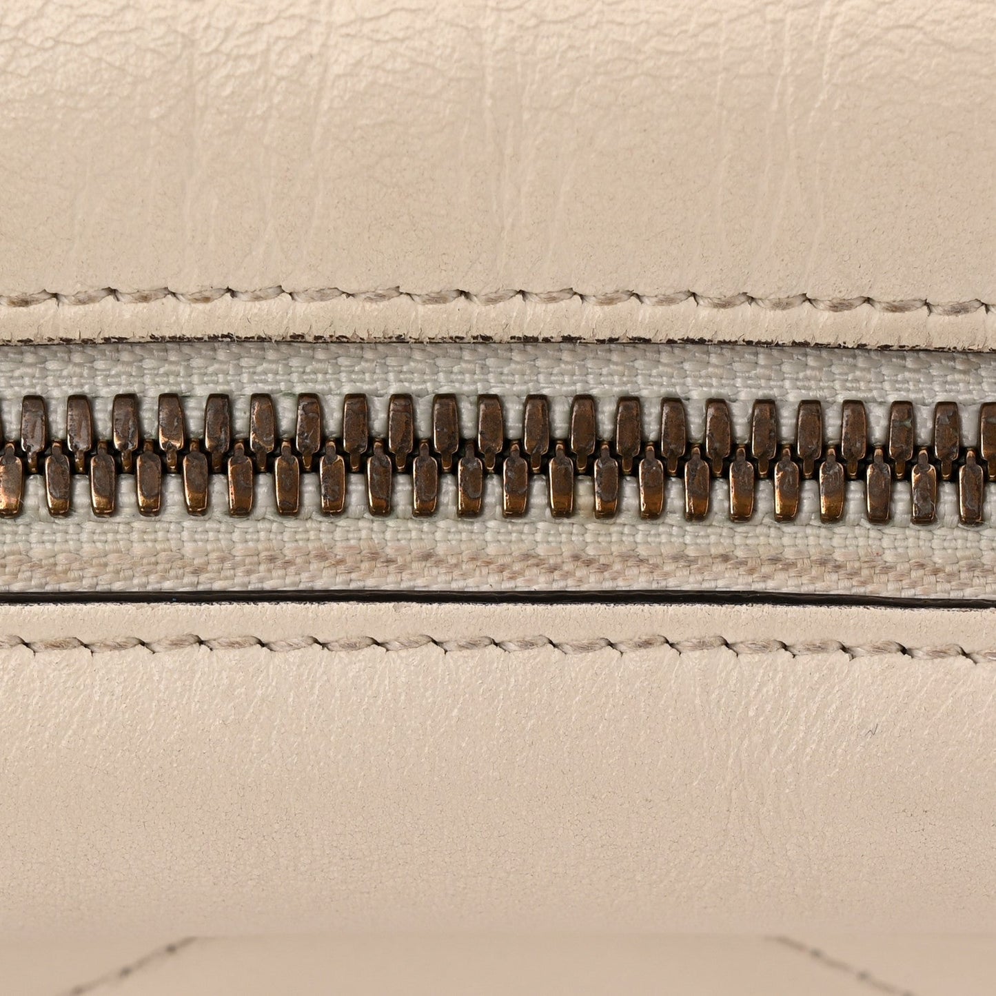 Calfskin Matelasse Small GG Marmont Chain Shoulder Bag White