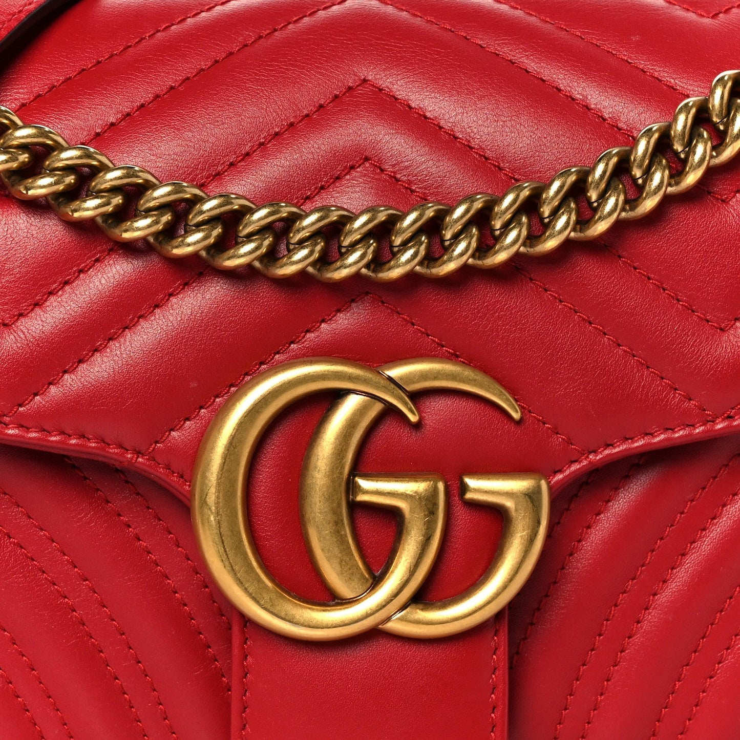 Calfskin Matelasse Small GG Marmont Shoulder Bag Hibiscus Red