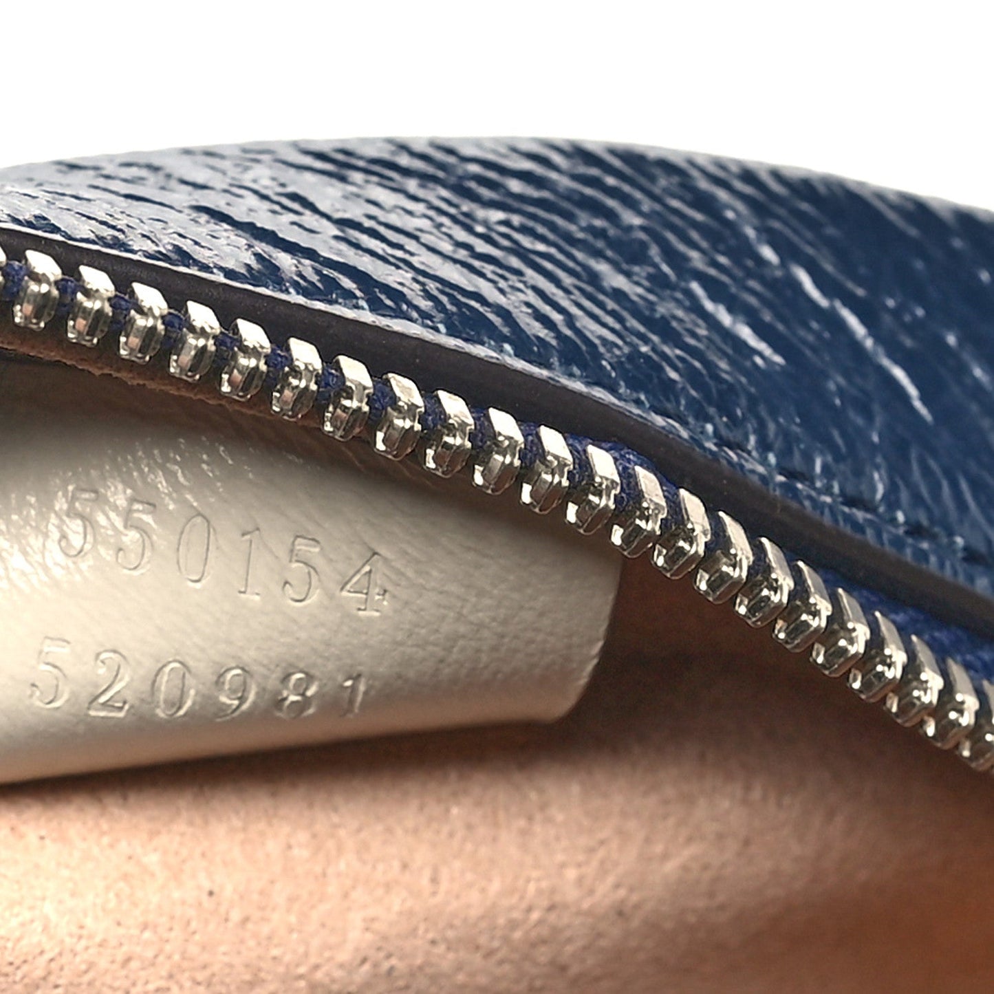Azalea Calfskin Matelasse Diagonal Mini Torchon GG Marmont Round Shoulder Bag Blue Agata Mystic White