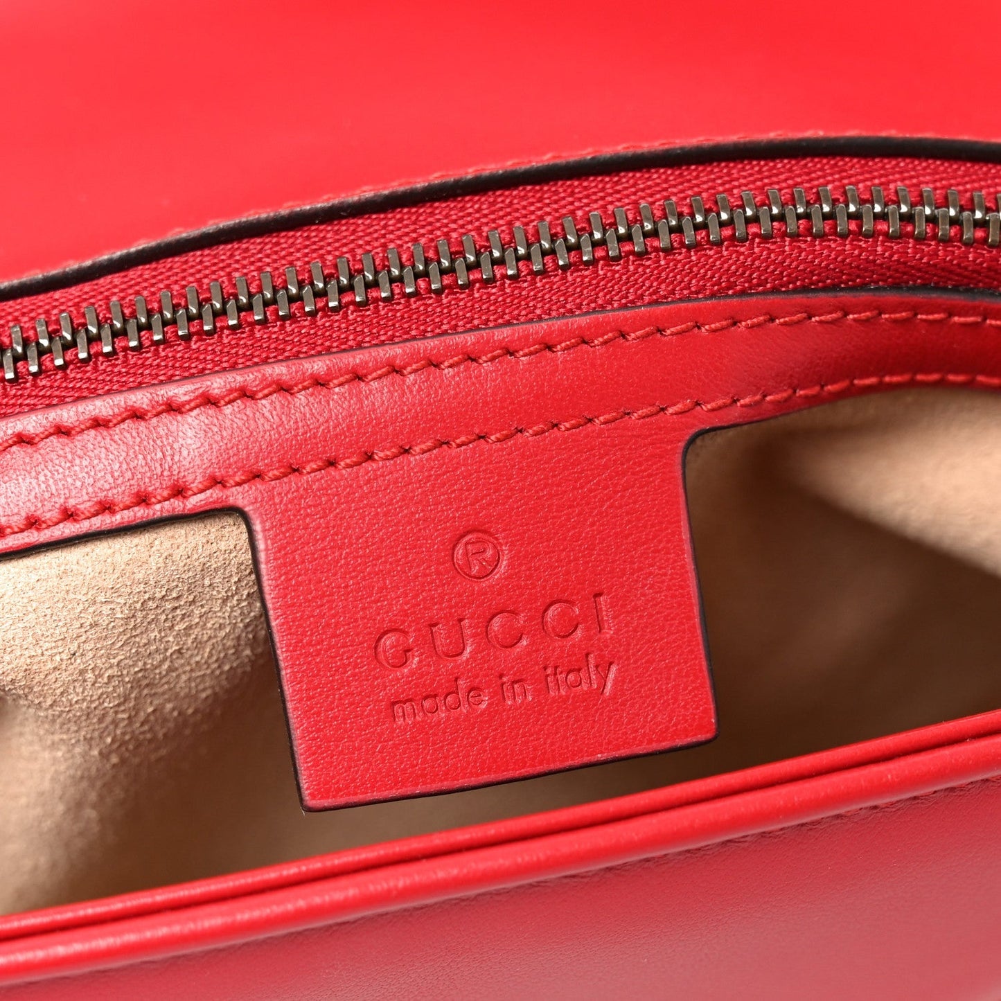 Calfskin Matelasse Small GG Marmont Shoulder Bag Hibiscus Red