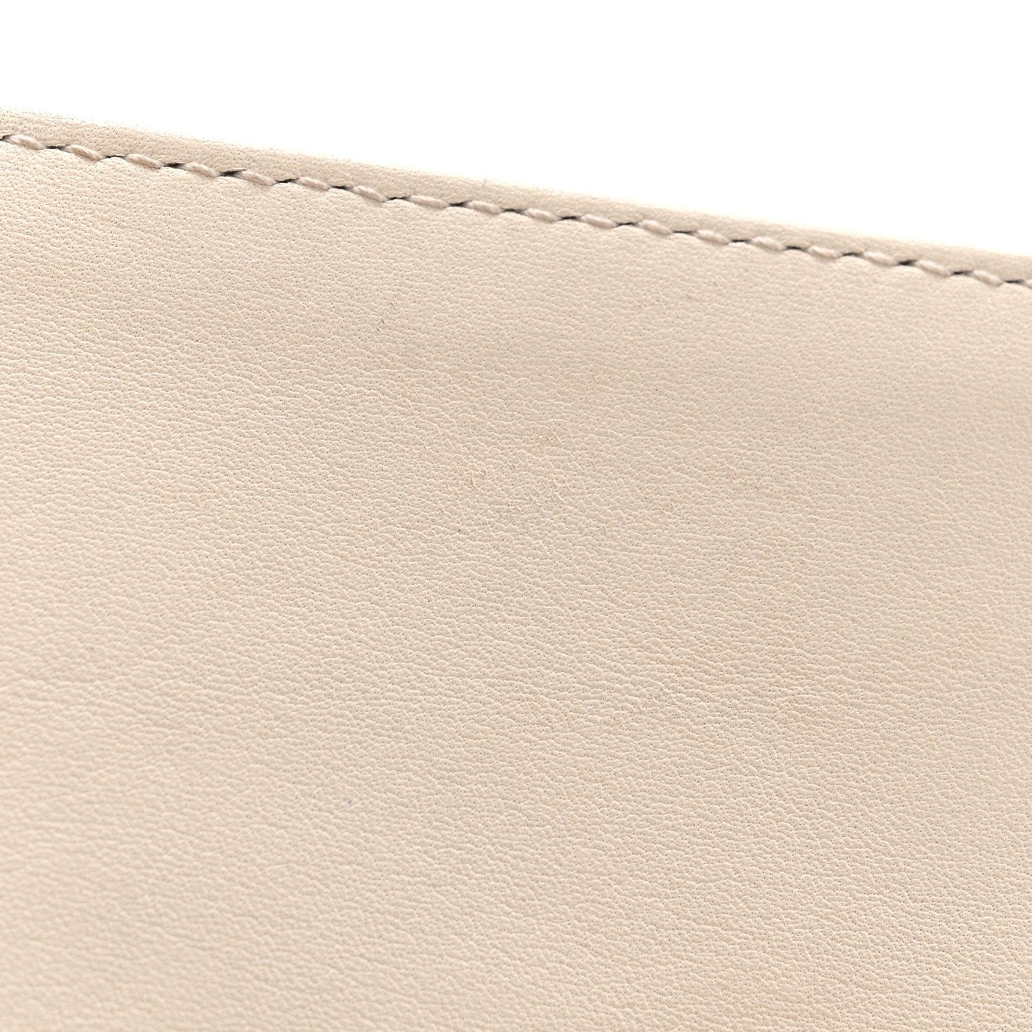 Calfskin Matelasse Small GG Marmont Shoulder Bag White