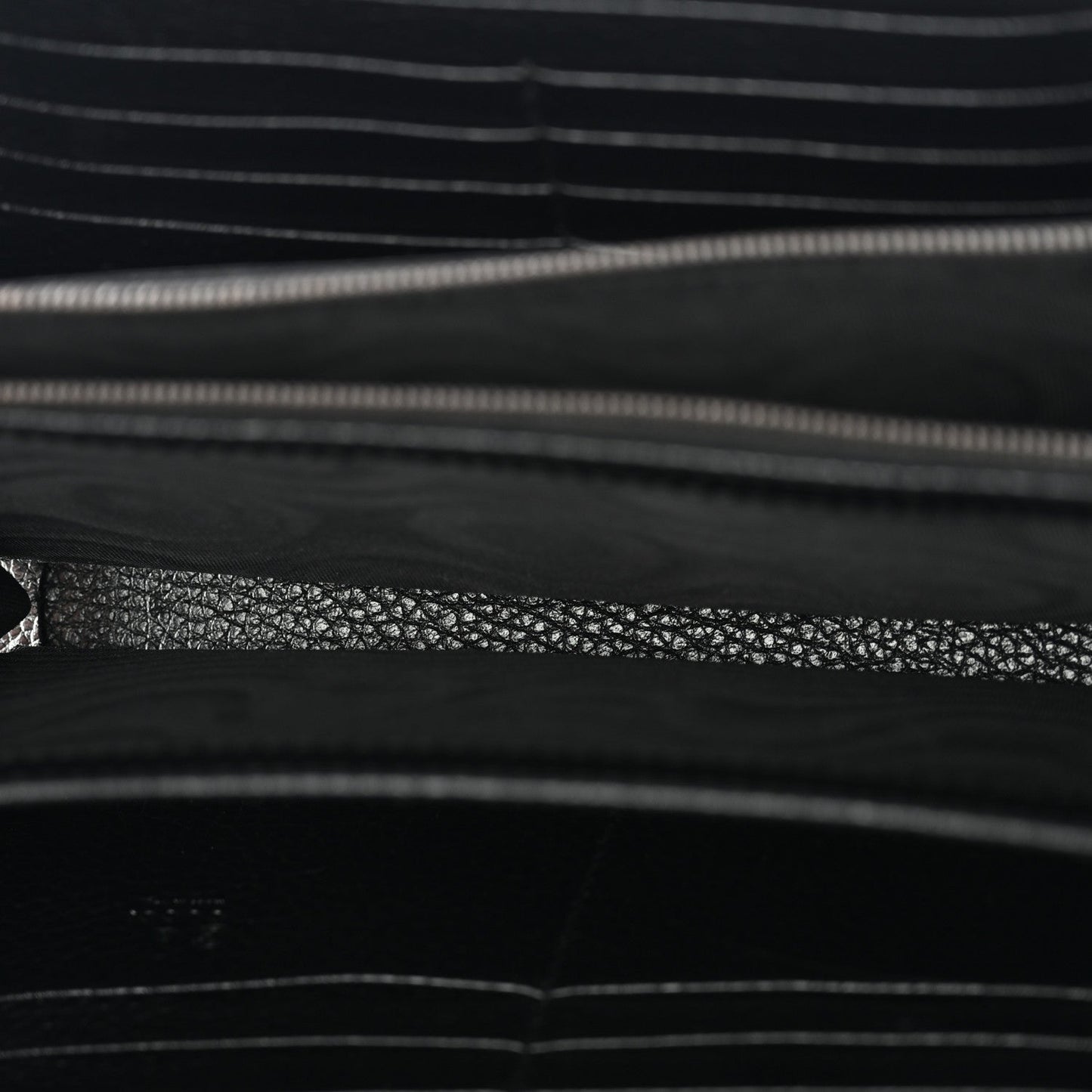 Calfskin GG Marmont Chain Wallet Black