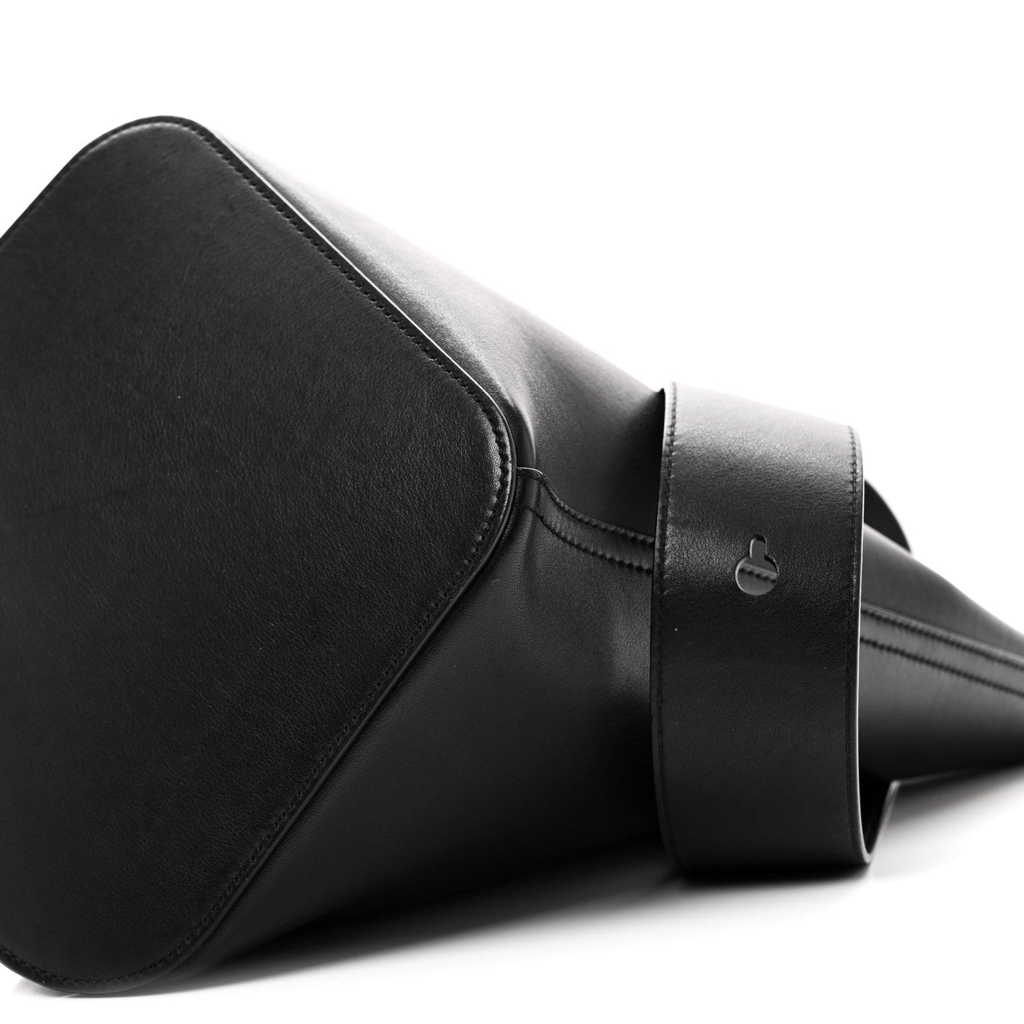 Smooth Calfskin Medium Pebble Bucket Bag Black