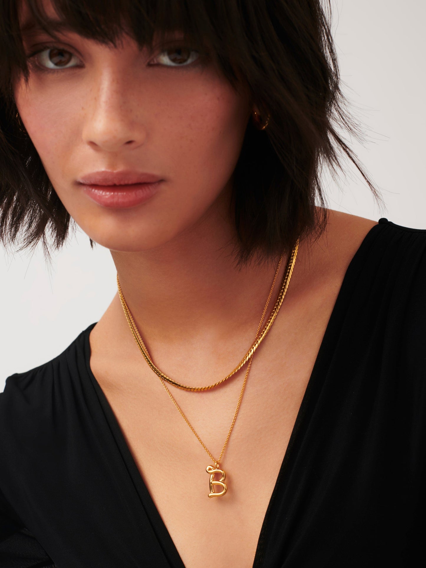 Curly Molten Initial Pendant Necklace - B | 18k Gold Vermeil