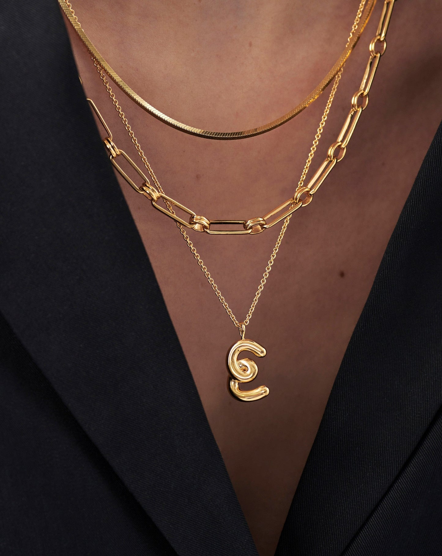 Curly Molten Initial Pendant Necklace - E | 18k Gold Vermeil