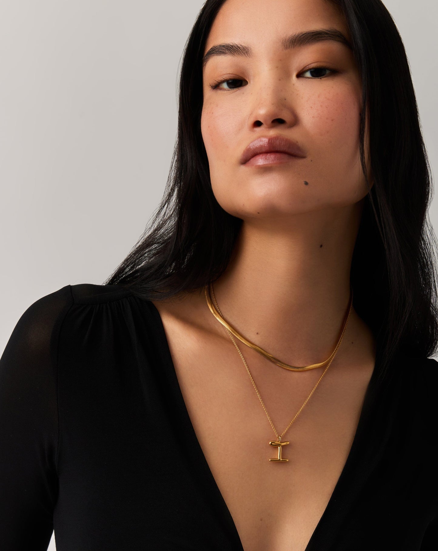 Curly Molten Initial Pendant Necklace - I | 18k Gold Vermeil