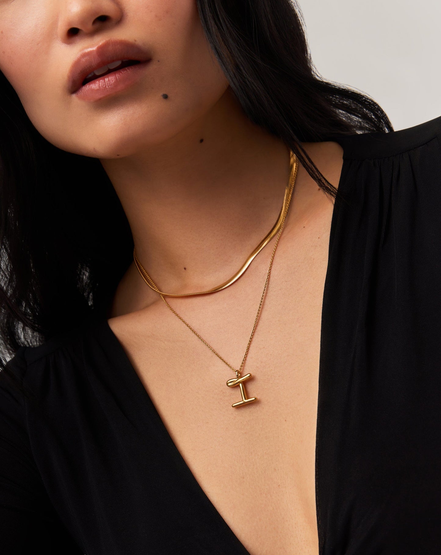 Curly Molten Initial Pendant Necklace - I | 18k Gold Vermeil