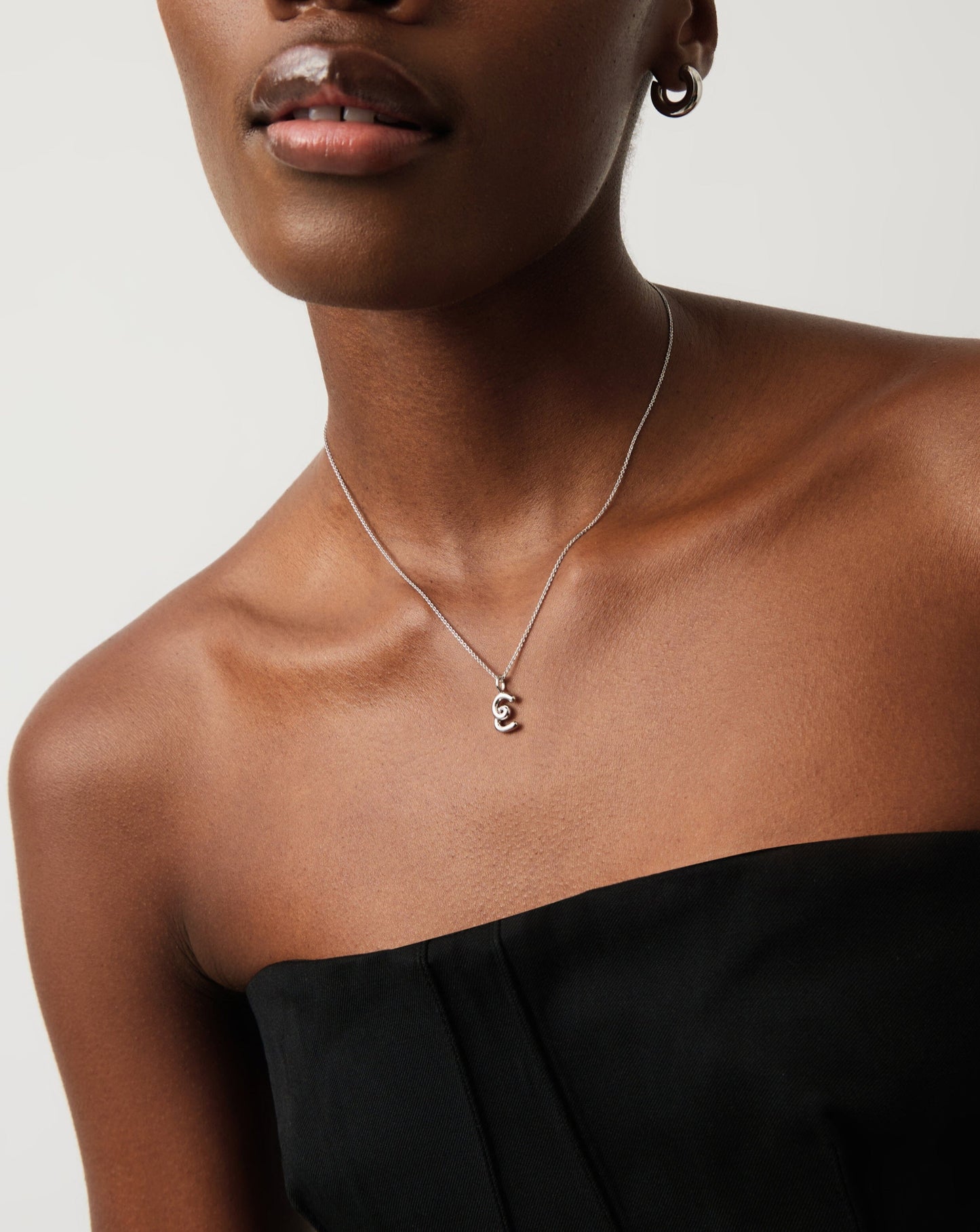 Curly Molten Mini Initial Necklace - E | Sterling Silver