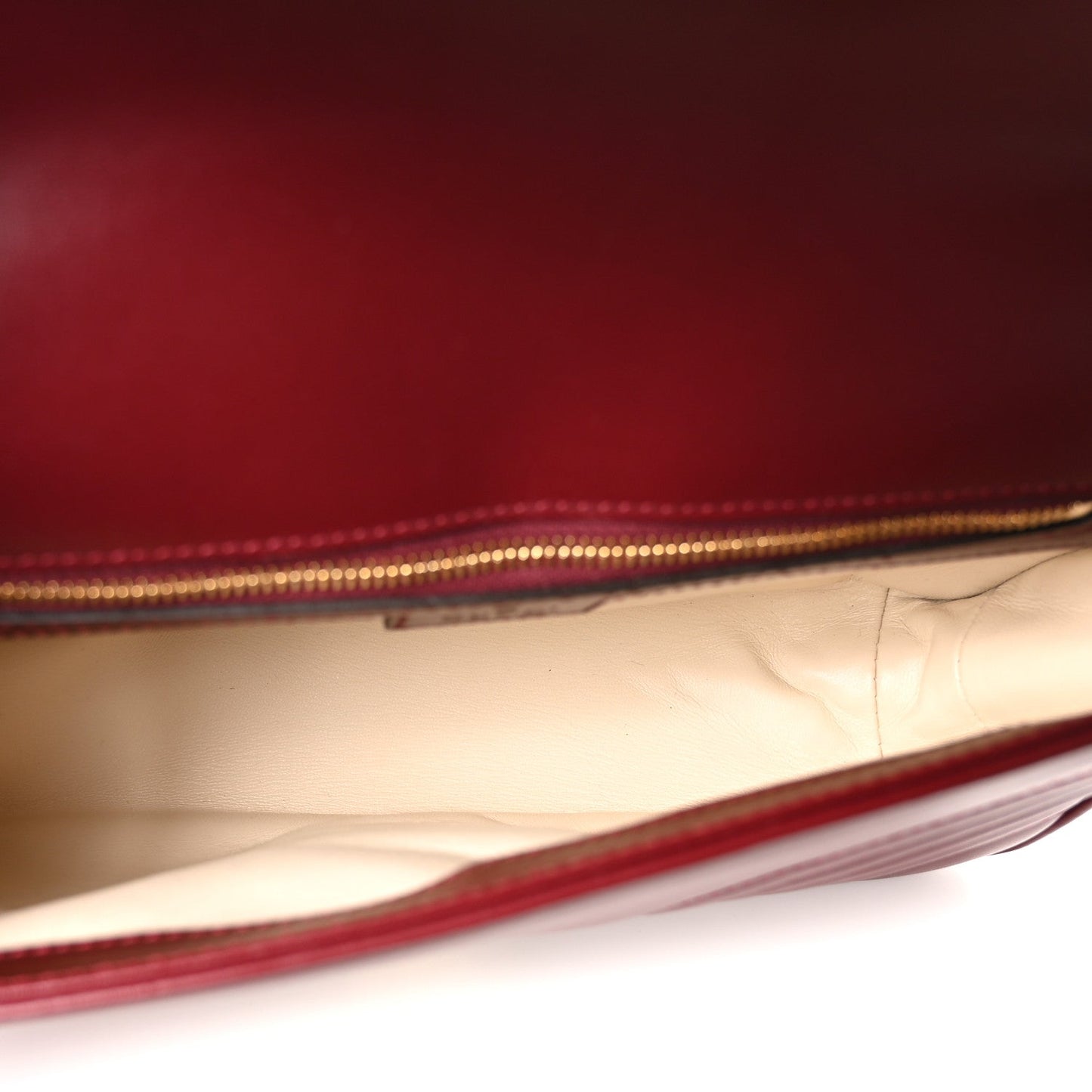 Calfskin Matelasse Small GG Marmont Shoulder Bag Ancora Red